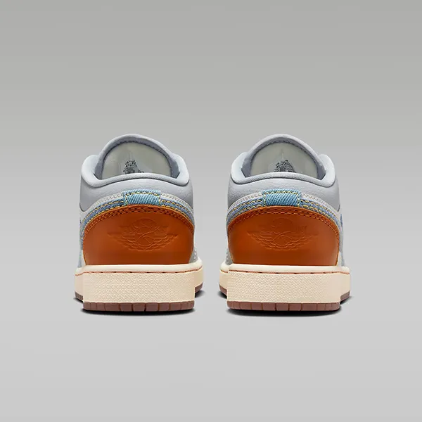 Giày Thể Thao Trẻ Em Nike Air Jordan 1 Low SE Older Kids' Shoes FZ5046-041 Màu Xanh Trắng Size 36.5 - 5