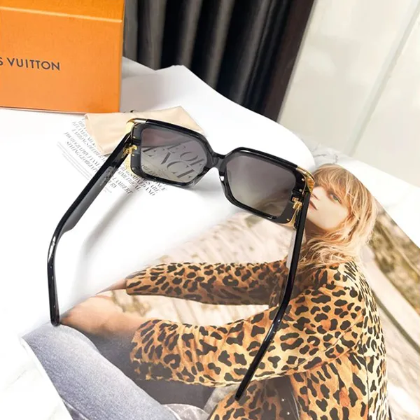 Kính Mát Nữ Louis Vuitton LV Moon Square Sunglasses Z1664W Màu Xám Đen