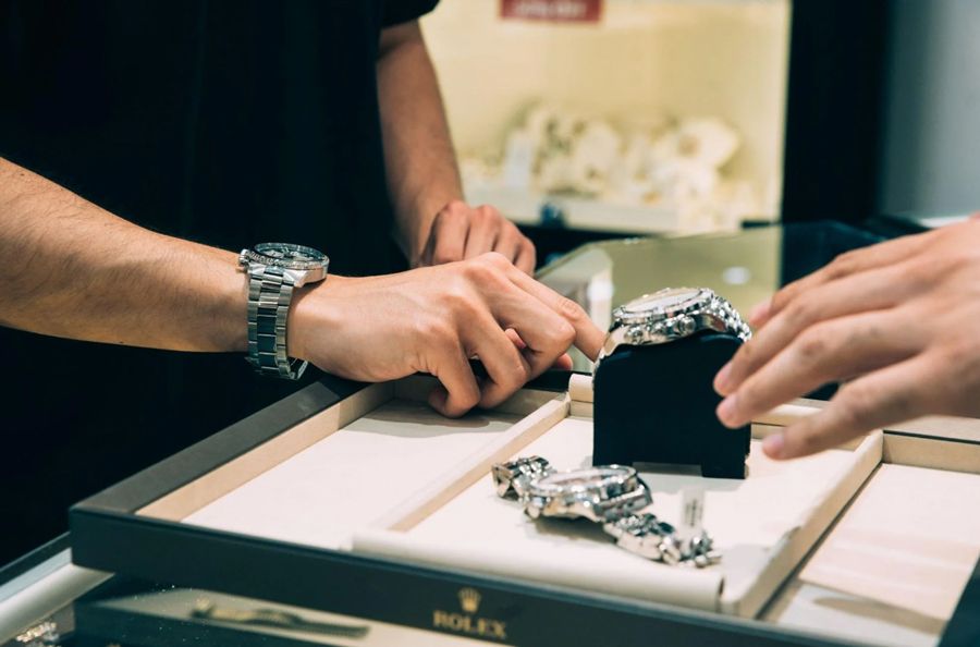Kinh nghiệm mua đồng hồ Rolex cũ chất lượng giá tốt cho người mới 