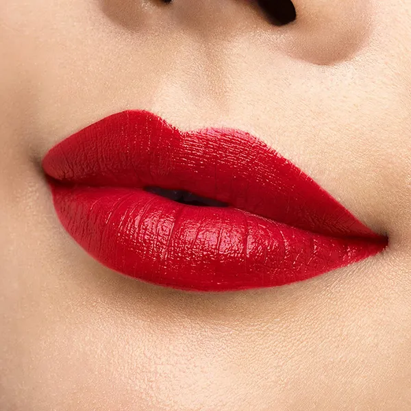 Son Christian Louboutin Silky Satin On The Go Satin Lipstick 111 Private Red Màu Đỏ Cổ Điển