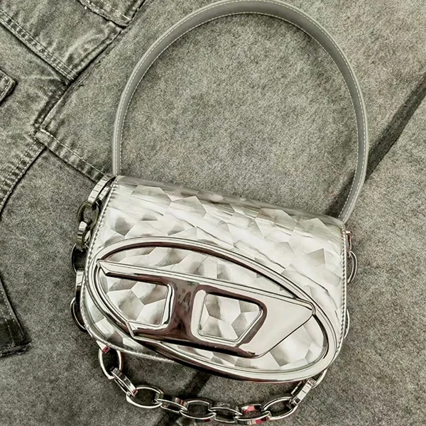 Túi Đeo Vai Nữ Diesel 1DR 3D Strobe Effect Shoulder Bag X08396P6714H0535 Màu Bạc