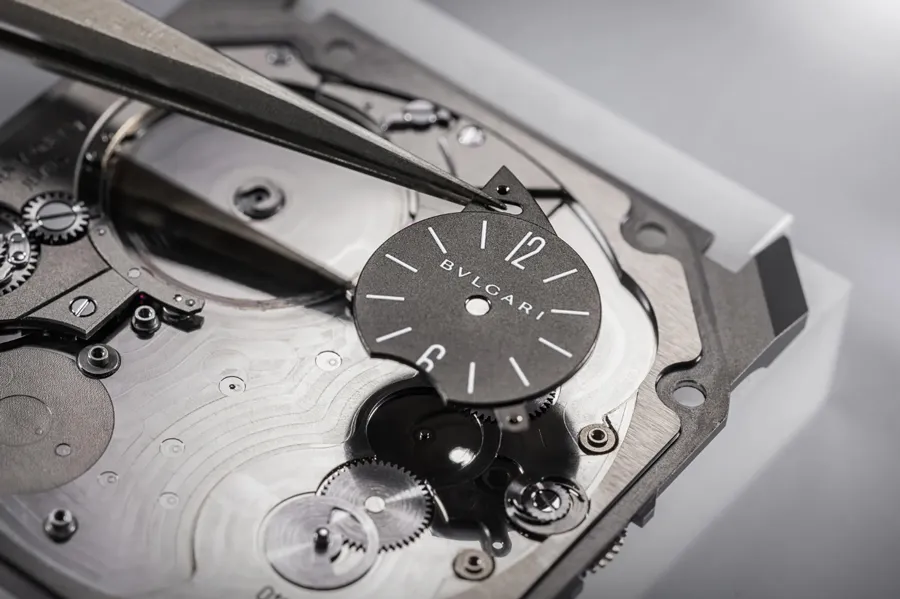 Octo Finissimo Ultra COSC của Bulgari