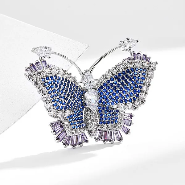 Cài Áo Nữ Meri Blue Stone Butterfly BR702 Màu Bạc Xanh