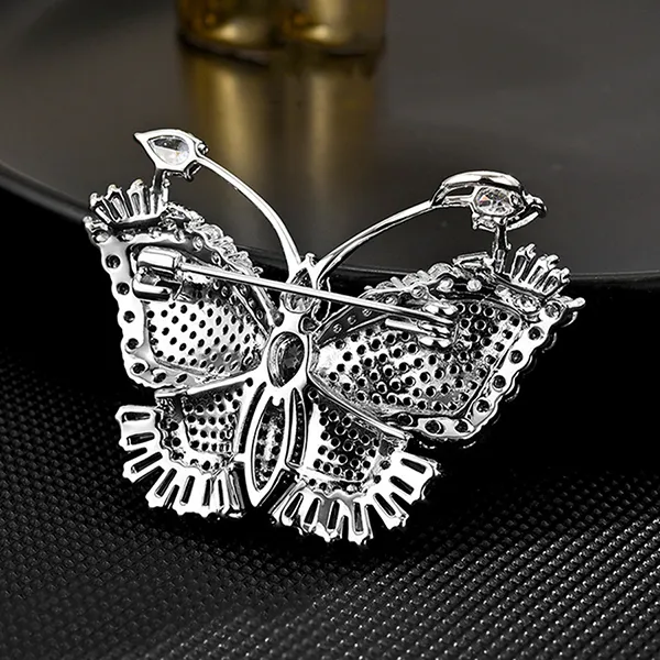 Cài Áo Nữ Meri Blue Stone Butterfly BR702 Màu Bạc Xanh