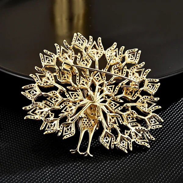 Cài Áo Nữ Meri Golden Peacock BR704 Nhiều Màu