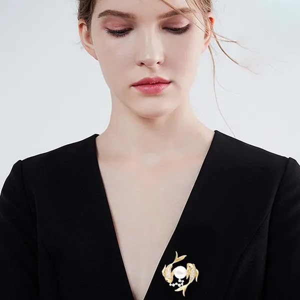 Cài Áo Nữ Meri Lucky Koi Pearl BR707 Màu Vàng Gold - Phụ kiện - Vua Hàng Hiệu