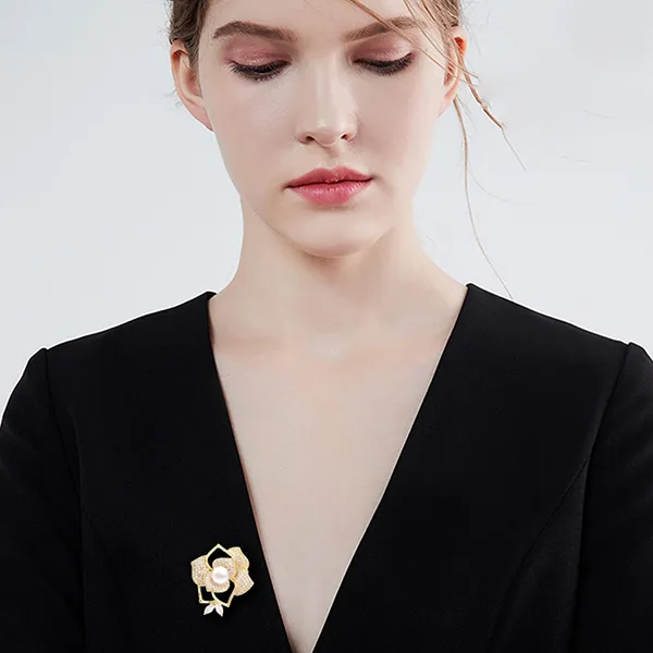 Cài Áo Nữ Meri Royal Fleur BR713 Màu Vàng Gold