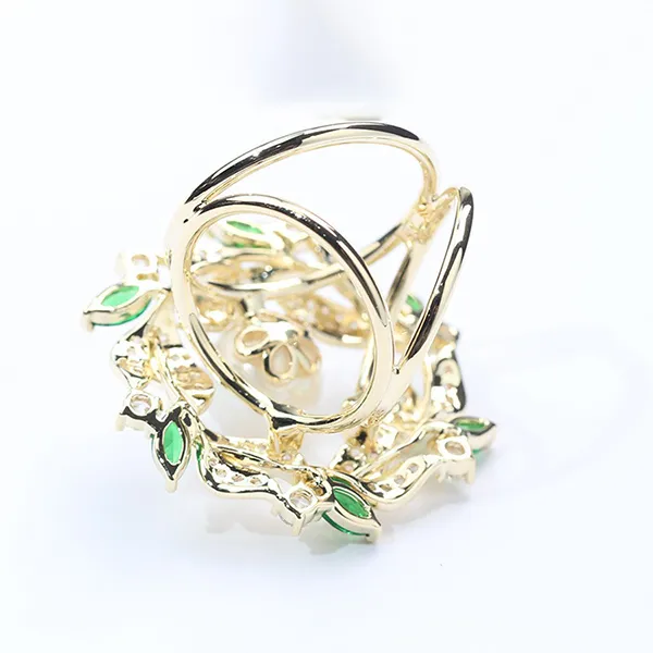 Cài Khăn Nữ Meri Floral Wreath BR746 Màu Trắng Xanh