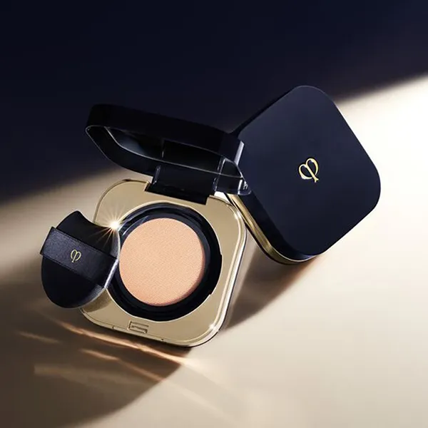 Cushion Clé De Peau Radiant Foundation Natural Tone B00 - Very Light Beige - Trang điểm - Vua Hàng Hiệu
