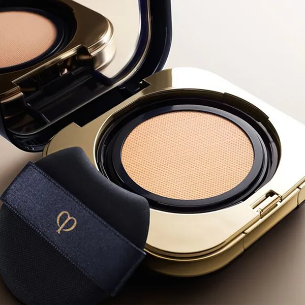 Cushion Clé De Peau Radiant Foundation Natural Tone B00 - Very Light Beige - Trang điểm - Vua Hàng Hiệu