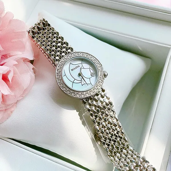 Đồng Hồ Nữ Bulova 96R209 Diamond Studded Steel Bracelet Quartz White MOP Dial Watch Màu Bạc