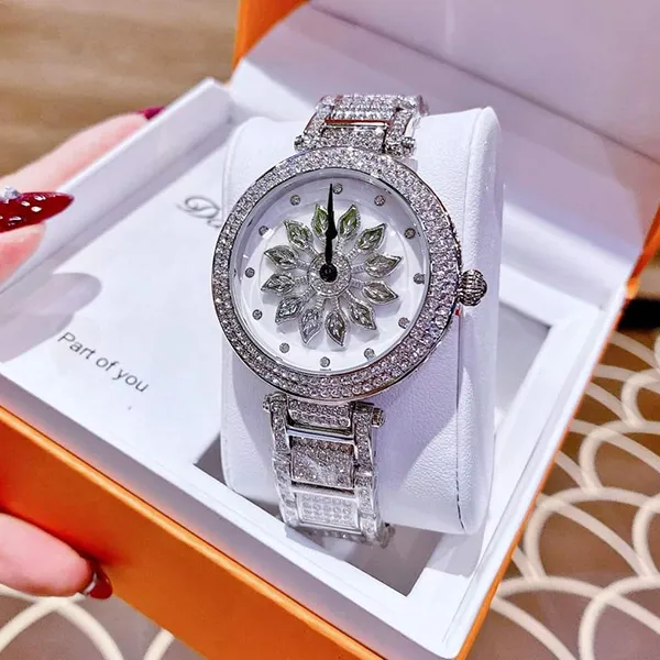 Đồng Hồ Nữ Davena D61085 Silver Watch Màu Bạc
