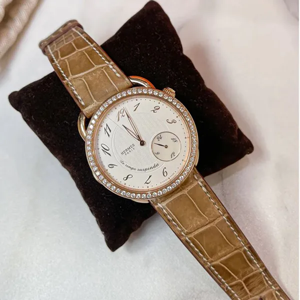 Đồng Hồ Nữ Hermès Arc Time Suspended Màu Nâu Trắng