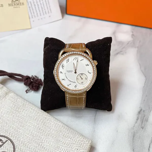 Đồng Hồ Nữ Hermès Arc Time Suspended Màu Nâu Trắng