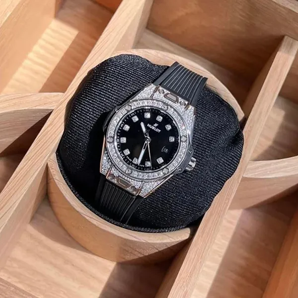 Đồng Hồ Nữ Hublot Oneclick 33mm Pave Diamond Màu Đen Trắng