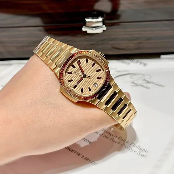 Đồng Hồ Nữ Patek Philippe Nautilus 7118/1300R Màu Vàng - 5