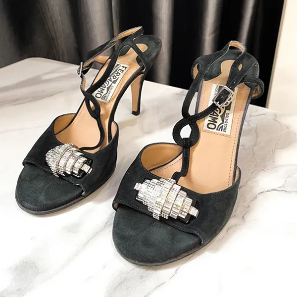 Giày Cao Gót Nữ Salvatore Ferragamo Suede Crystal Accented Heels Màu Đen Be Size 37 - Giày - Vua Hàng Hiệu