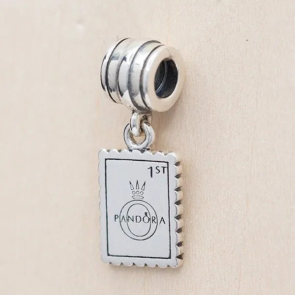 Hạt Vòng Charm Pandora Greetings From London Dangle Charm 791273 Màu Bạc