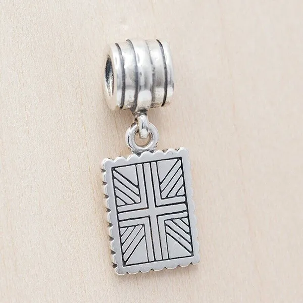 Hạt Vòng Charm Pandora Greetings From London Dangle Charm 791273 Màu Bạc