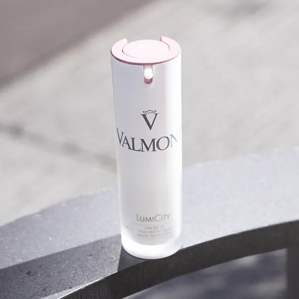 Kem Chống Nắng Valmont Lumicity SPF 50 Trắng Sáng Da Và Bảo Vệ Làn Da 30ml - 3