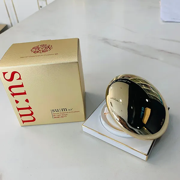 Phấn Nước Hỗ Trợ Dưỡng Trắng Và Bảo Vệ Da Su:m37 Secret Essence Cushion SPF50+/PA+++ 15g Tone 01 Light Beige SUM37