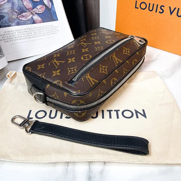 Túi Cầm Tay Nam Louis Vuitton LV Kasai Clutch Taiga Leather Màu Nâu Đen