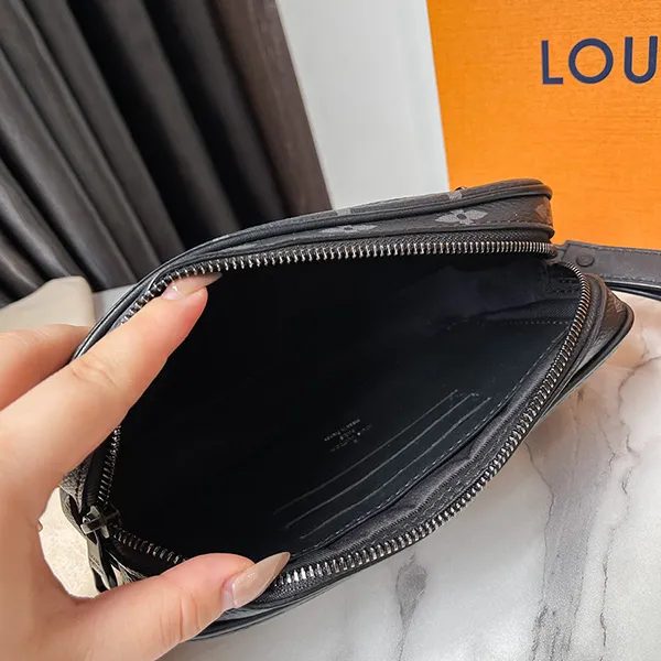 Túi Cầm Tay Nam Louis Vuitton LV Pochette Volga Monogram Eclipse M68321 Màu Xám Đen