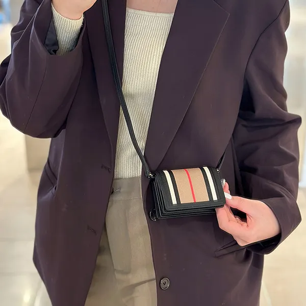 Ví Nữ Burberry Jessoe Striped Mini Card Holder Wallet 8073067 Màu Be Đen - Túi xách - Vua Hàng Hiệu