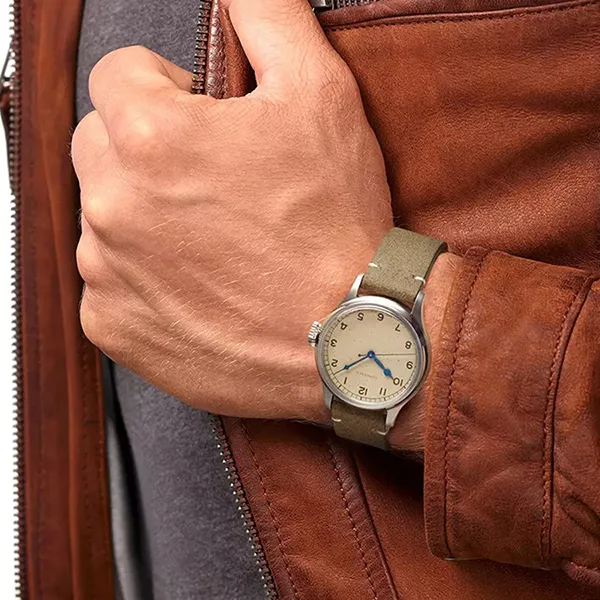 Đồng Hồ Nam Longines Heritage Military L2.819.4.93.2 Màu Vàng Nhạt