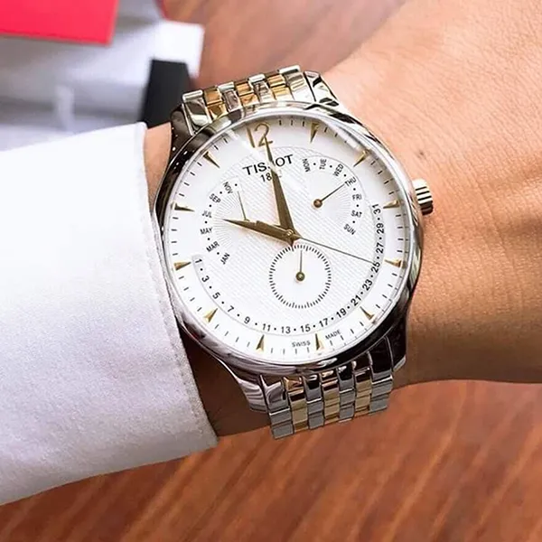 Đồng Hồ Nam Tissot Quartz T063.637.22.037.00 Màu Bạc Trắng