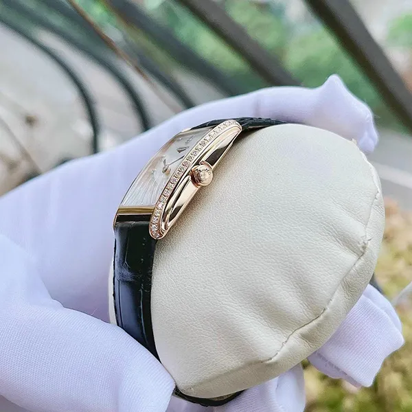 Đồng Hồ Nữ Longines Dolce Vita L5.255.9.87.0 Màu Đen