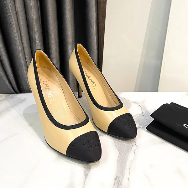 Giày Cao Gót Nữ Chanel Coco Mark Leather Lambskin Heel Pumps Màu Be Đen Size 36.5 - Giày - Vua Hàng Hiệu