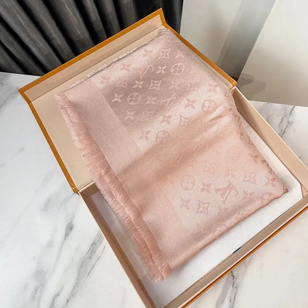 Khăn Quàng Cổ Nữ Louis Vuitton LV Monogram Shine Màu Hồng Nhạt - Thời trang - Vua Hàng Hiệu