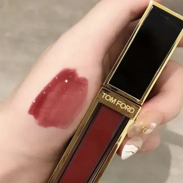 Son Bóng Tom Ford Gloss Luxe Lip 04 Exquise Màu Đỏ Đất