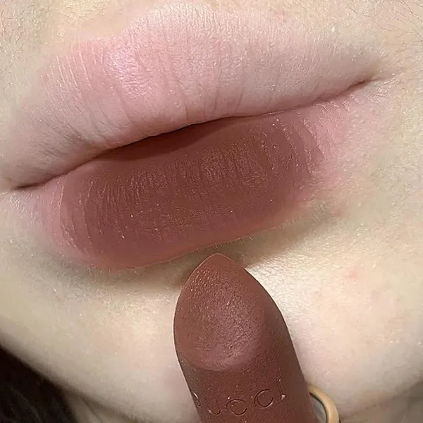 Son Gucci Rouge À Lèvres Matte Lipstick 209 Mona Leslie Cameo Màu Nâu Lạnh