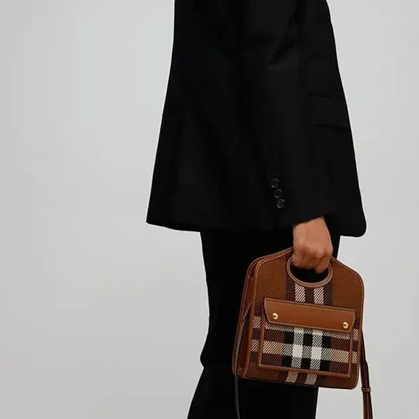 Túi Đeo Chéo Nữ Burberry Mini Pocket Knitted Bag Dark Birch Brown Màu Nâu Kẻ - Túi xách - Vua Hàng Hiệu