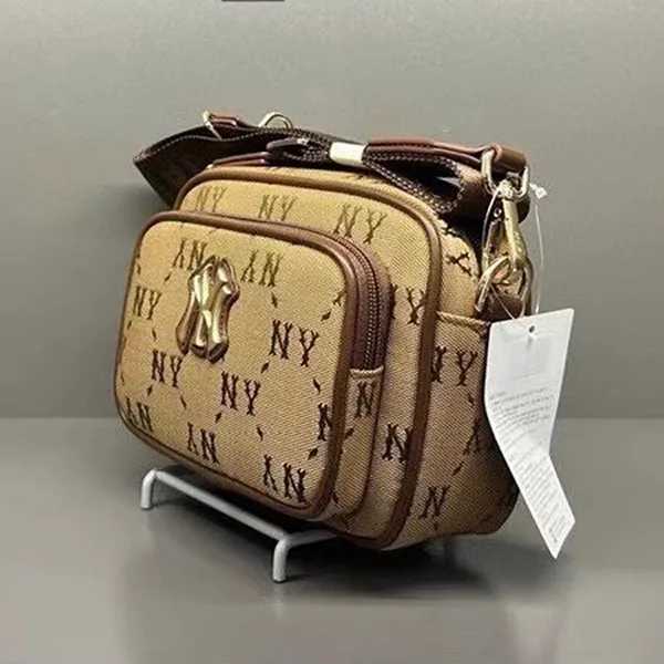 Túi Đeo Chéo Nữ MLB Monogram Jacquard New York Yankees 7ACRMDA4- 50BGS Màu Nâu Be