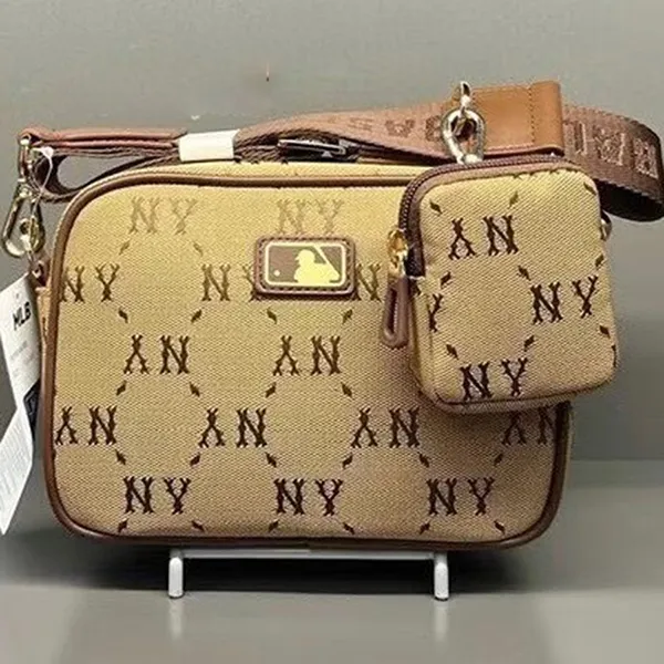 Túi Đeo Chéo Nữ MLB Monogram Jacquard New York Yankees 7ACRMDA4- 50BGS Màu Nâu Be