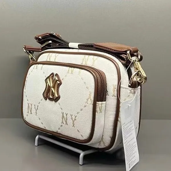 Túi Đeo Chéo Nữ MLB Monogram Jacquard New York Yankees White 7ACRMDA4- 50WHT Màu Trắng Nâu
