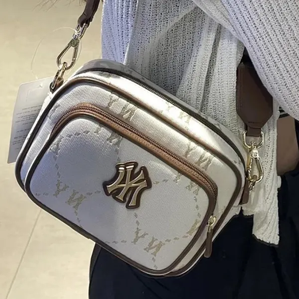 Túi Đeo Chéo Nữ MLB Monogram Jacquard New York Yankees White 7ACRMDA4- 50WHT Màu Trắng Nâu