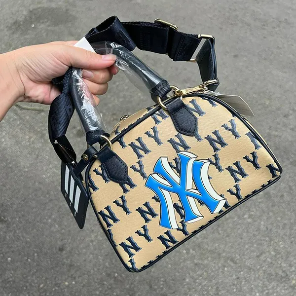 Túi Xách Tay MLB Classic Monogram Bag New York Yankees Màu Kem