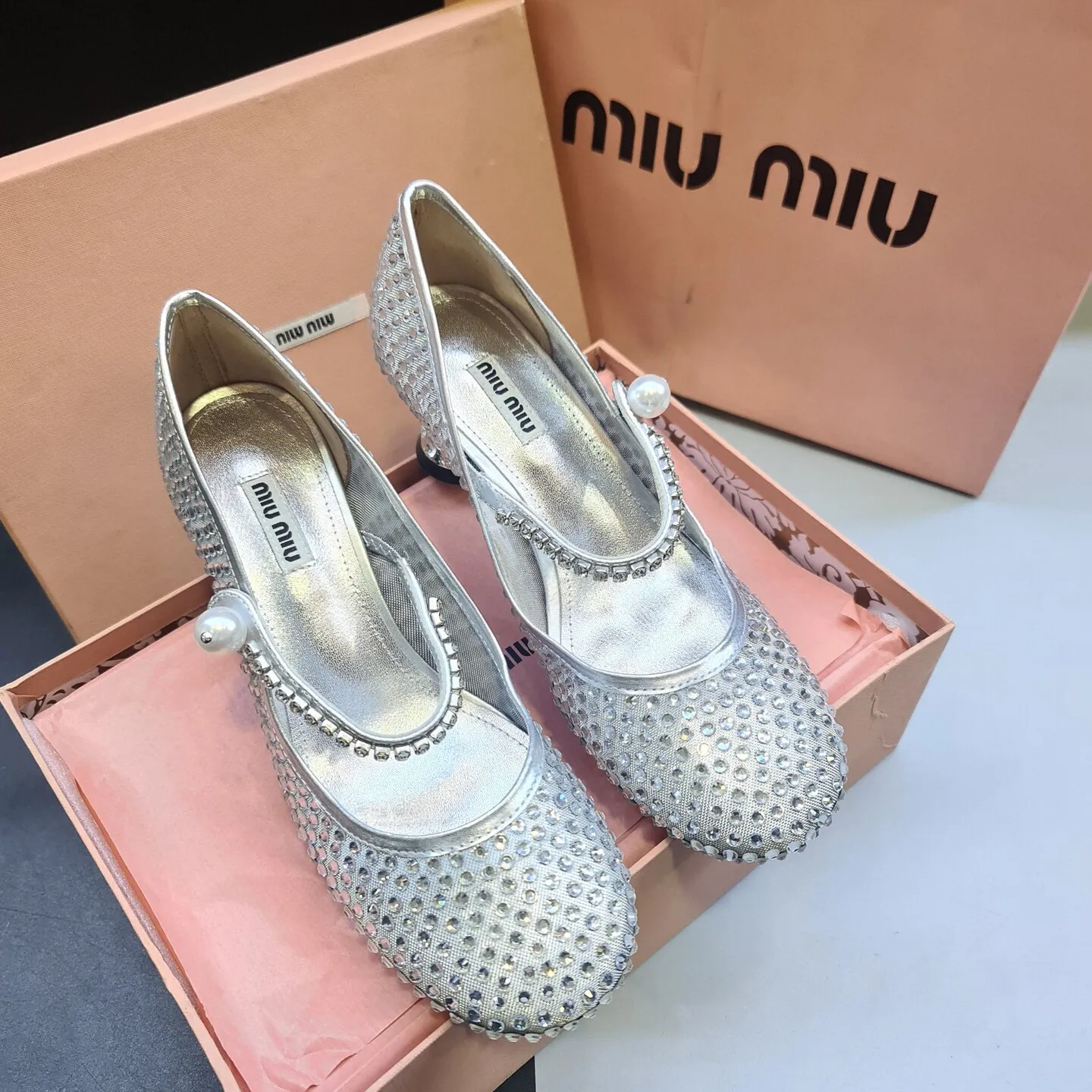 Giày Búp Bê Miu Miu Crystal Embellished