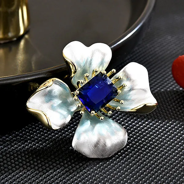 Cài Áo Nữ Kya Jewel Statement Flower BR766 Màu Trắng Xanh