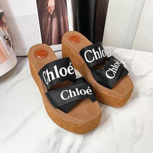 Dép Đế Xuồng Nữ Chloé Woody Wedge Mule CHC21U44908 Màu Nâu Đen Size 39 - Dép - Vua Hàng Hiệu
