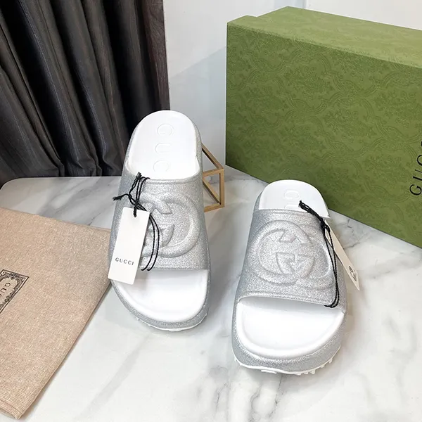 Dép Nữ Gucci Interlocking G Logo Rubber Slides GUC1540656 Màu Bạc Trắng Size 37 - Dép - Vua Hàng Hiệu