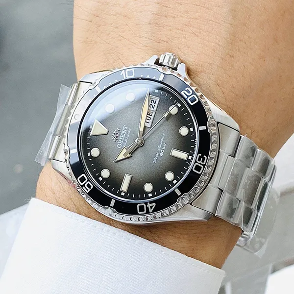 Đồng Hồ Nam Orient Mako 4 Kamasu Automatic RN-AA0810N (RA-AA0810N19B) Màu Bạc Đen