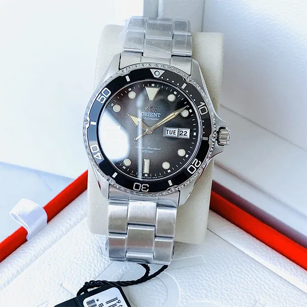 Đồng Hồ Nam Orient Mako 4 Kamasu Automatic RN-AA0810N (RA-AA0810N19B) Màu Bạc Đen