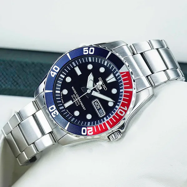 Đồng Hồ Nam Seiko 5 Sports Automatic SNZF15J1 Màu Bạc Xanh