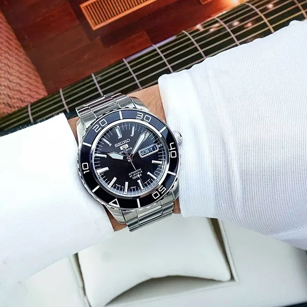 Đồng Hồ Nam Seiko 5 Sports Automatic SNZH55J1 Màu Bạc Đen