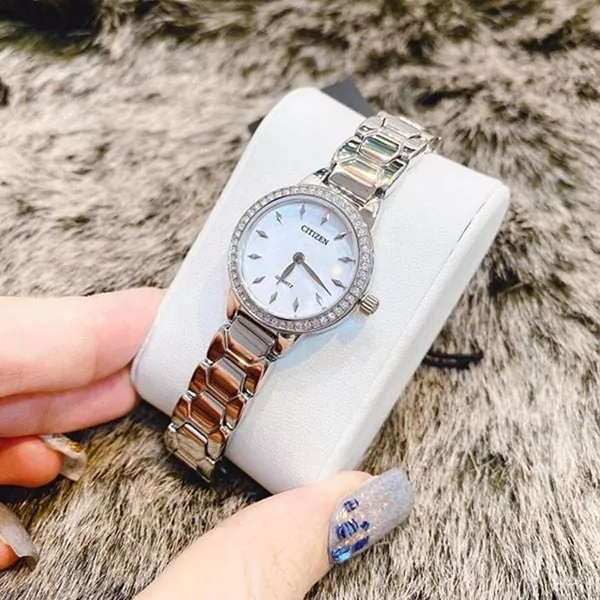 Đồng Hồ Nữ Citizen Quartz Crystal Mother Of Pearl Dial Ladies Watch EZ7010-56D Màu Bạc Xanh